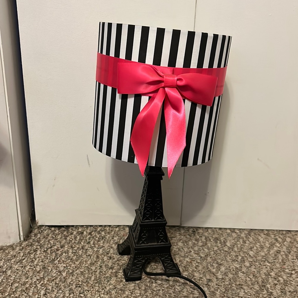Eiffel tower lamp